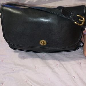 Vintage Coach crossbody bag